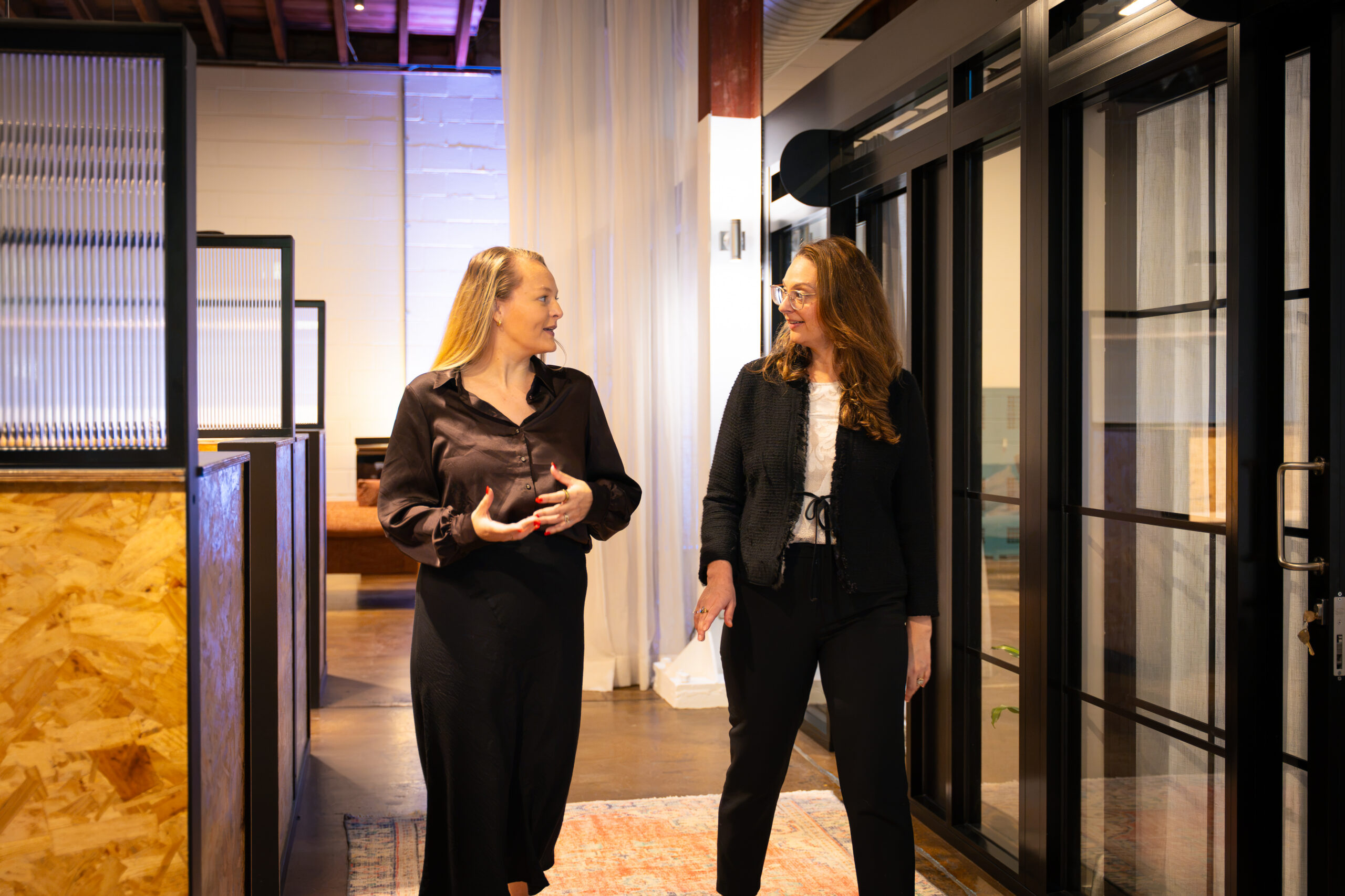 Paraìba Marketing founders walking through the office